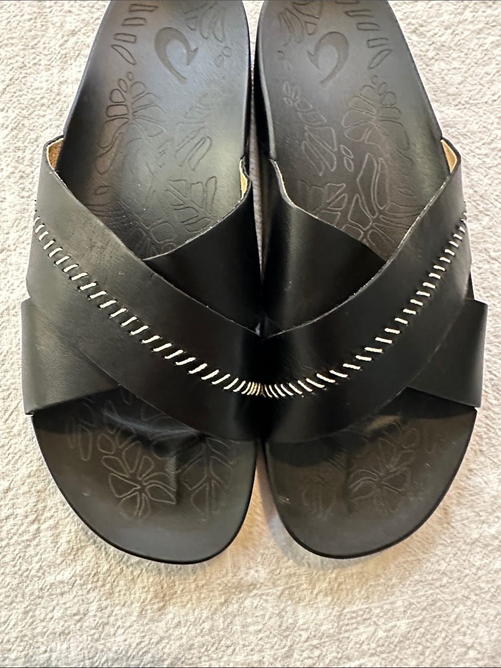 OluKai Black Leather Cross Strap Slide Sandals Women's Size 10 EUC - Picture 7 of 7